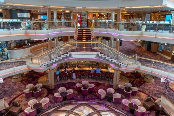 Revelations Of Cruise Ship Workers (14 pics)