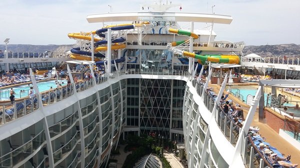 Revelations Of Cruise Ship Workers (14 pics)