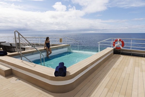 Revelations Of Cruise Ship Workers (14 pics)