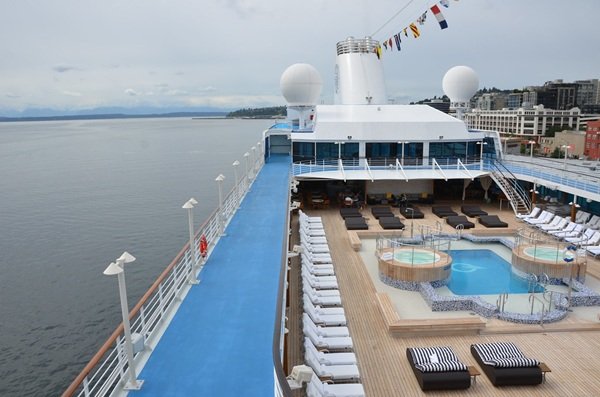 Revelations Of Cruise Ship Workers (14 pics)