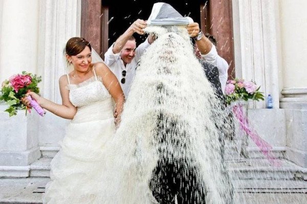 Weird Wedding Photos (28 pics)