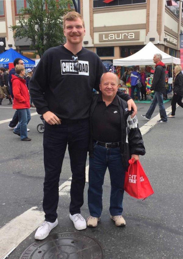 Interesting Comparisons (28 pics)