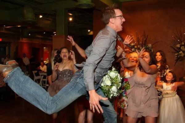 Weird Wedding Photos (28 pics)
