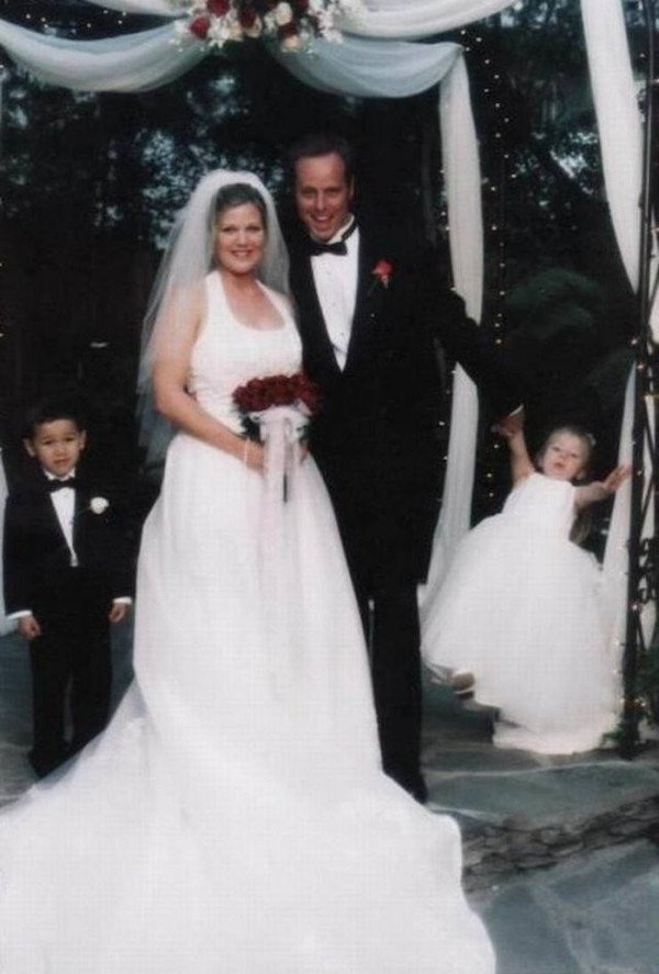 Weird Wedding Photos (28 pics)