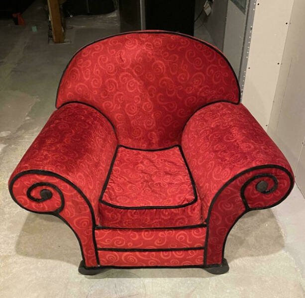 Weird Finds In Thrift Shops (16 pics)