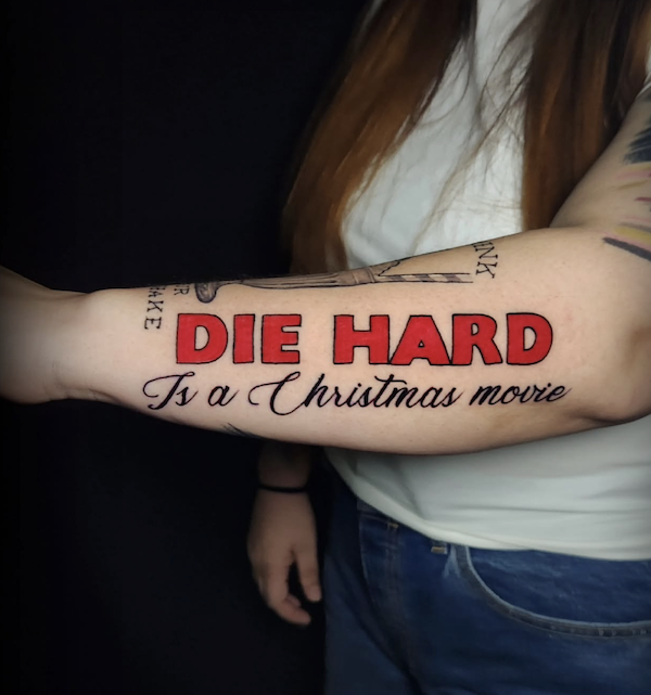 Cool Christmas Tattoos (20 pics)