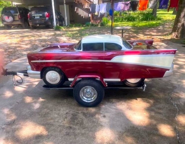 What Is Going On Here? (27 pics)