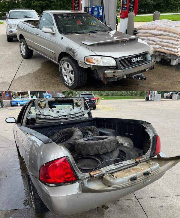 What Is Going On Here? (27 pics)