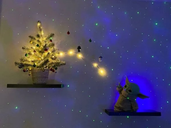 Weird Christmas Decorations (24 pics)