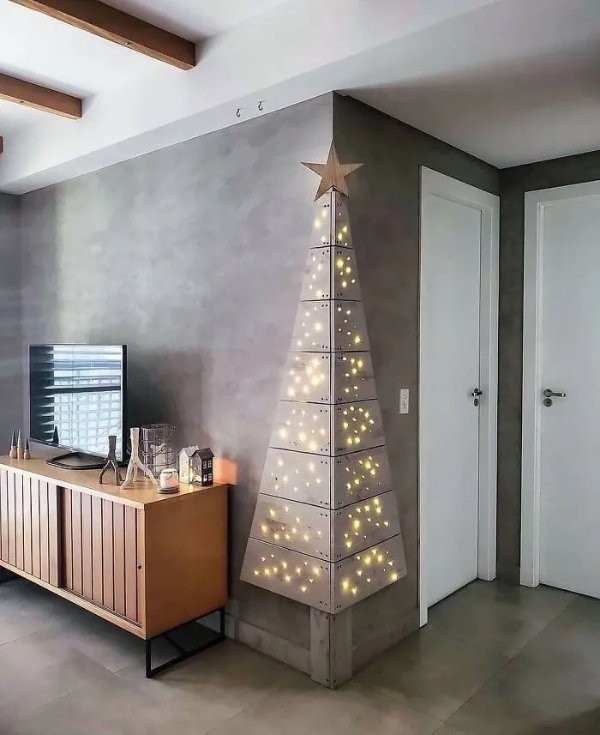 Weird Christmas Decorations (24 pics)