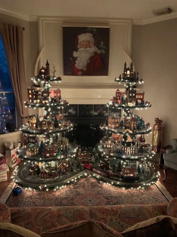 Weird Christmas Decorations (24 pics)