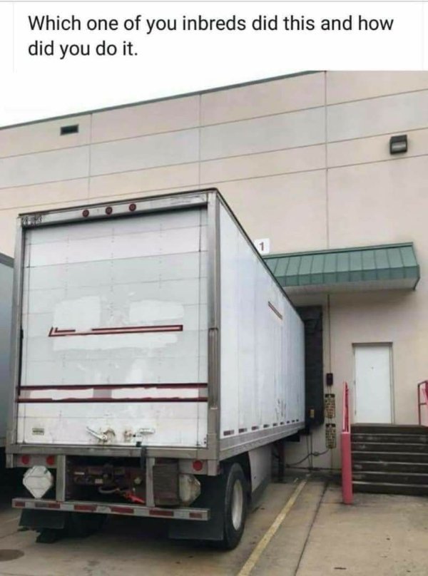 What Is Going On Here? (22 pics)