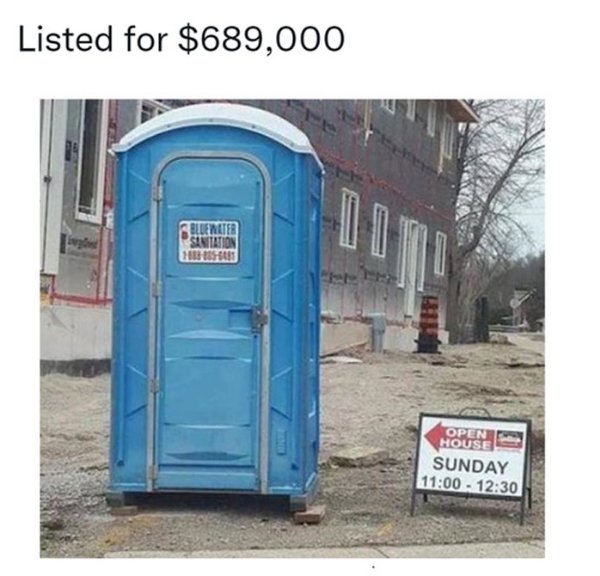 Weird Photos From Canada (24 pics)