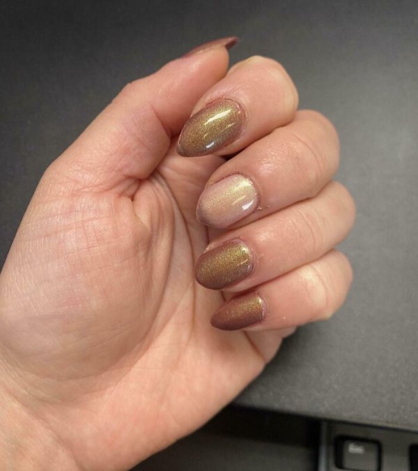 People With Unusual Features (22 pics)