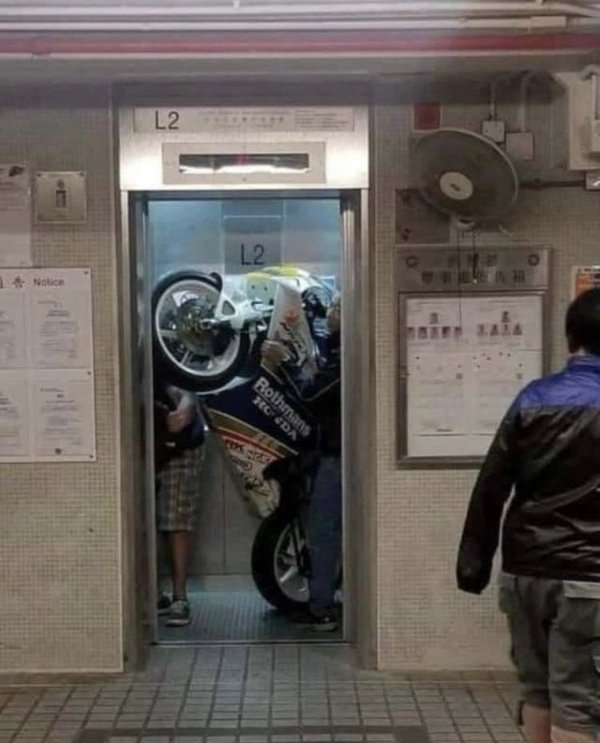 Strange Finds And Situations (24 pics)