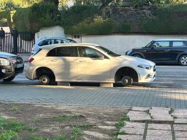 Bad Days Happen (24 pics)