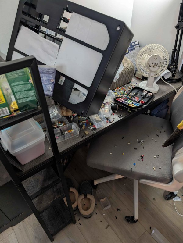 Bad Days Happen (24 pics)