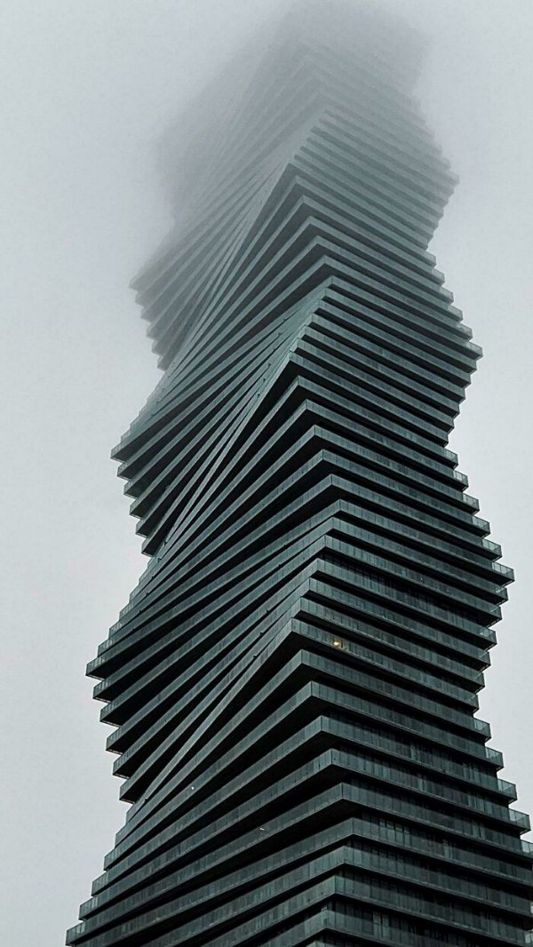 Strange Buildings From Around The World (26 pics)