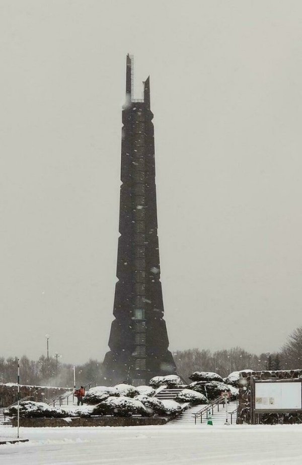 Strange Buildings From Around The World (26 pics)