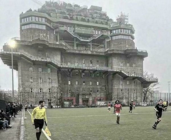 Strange Buildings From Around The World (26 pics)