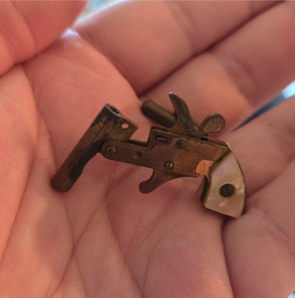 Unusual Finds In Thrift Shops (31 pics)