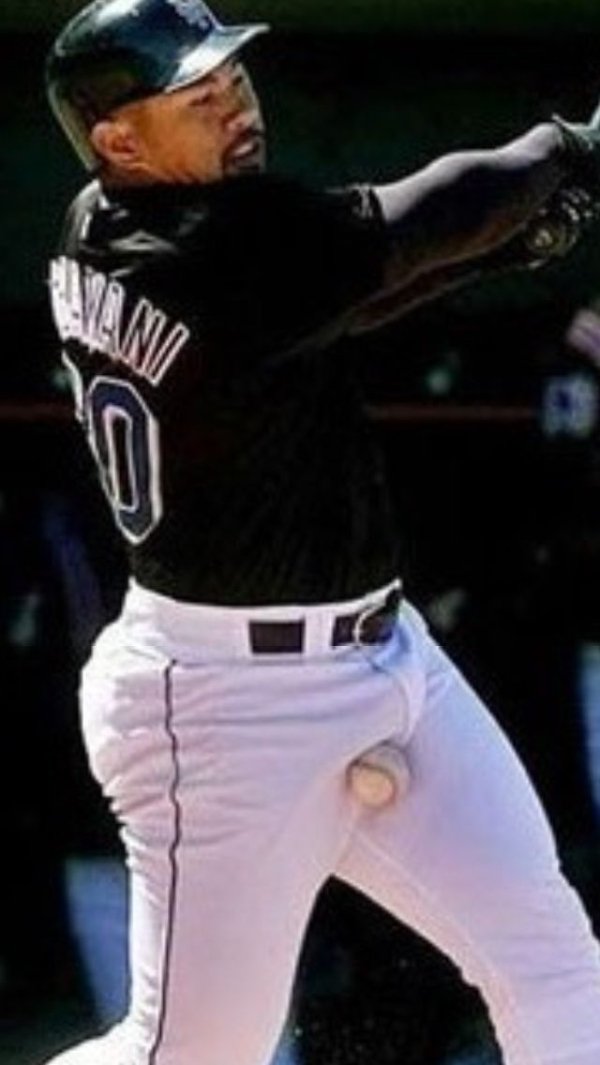 What Is Going On Here? (29 pics) What Is Going On Here? (29 pics)