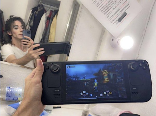 What Is Going On Here? (47 pics) What Is Going On Here? (47 pics)