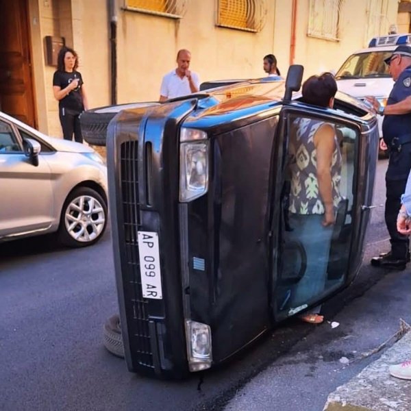 What Is Going On Here? (47 pics) What Is Going On Here? (47 pics)