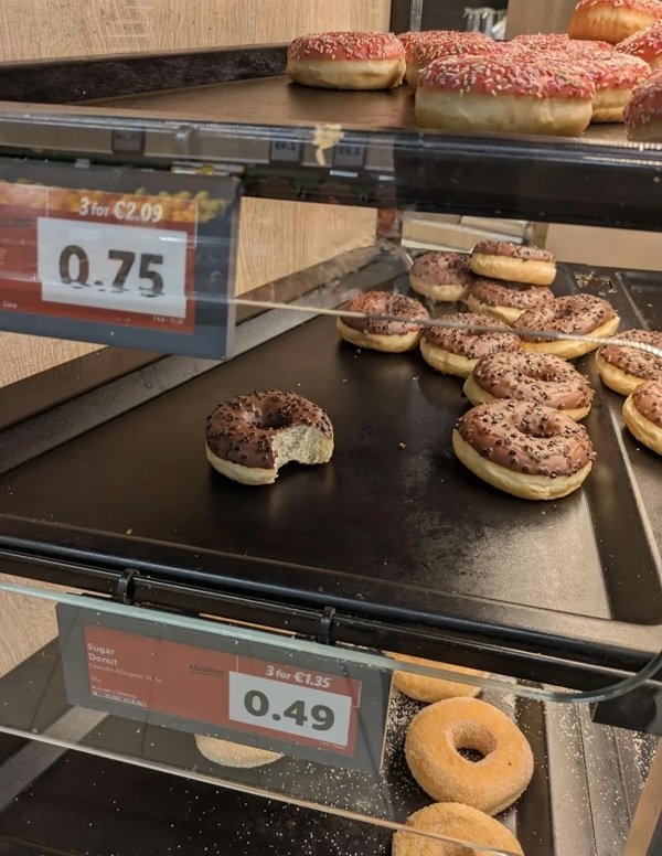 What Is Going On Here? (47 pics)