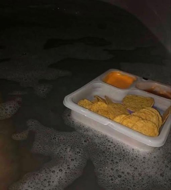 What Is Going On Here? (47 pics) What Is Going On Here? (47 pics)