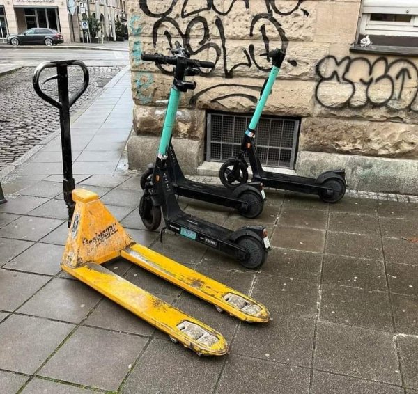 What Is Going On Here? (47 pics) What Is Going On Here? (47 pics)