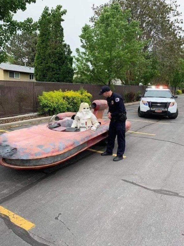 What Is Going On Here? (23 pics) What Is Going On Here? (23 pics)