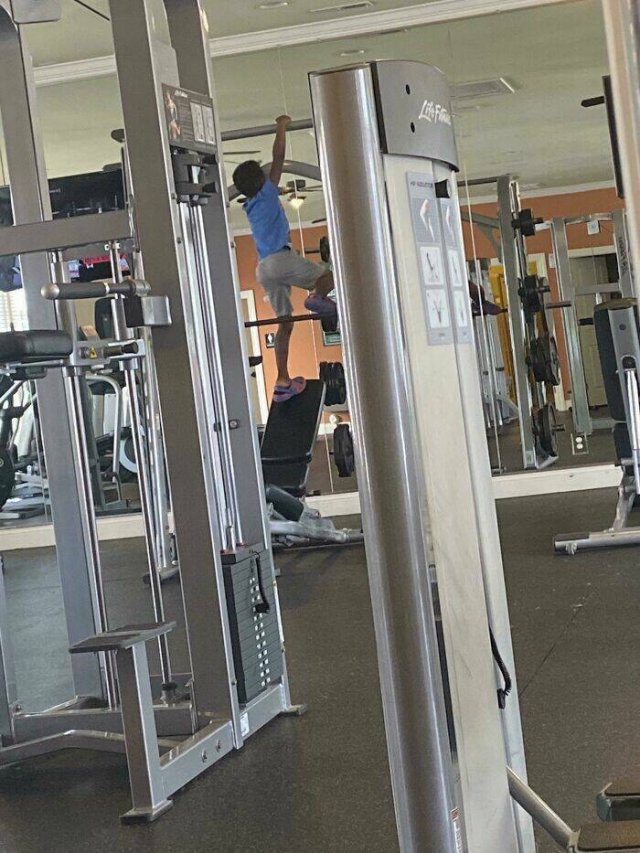 Annoying People In Gyms (19 pics) Annoying People In Gyms (19 pics)