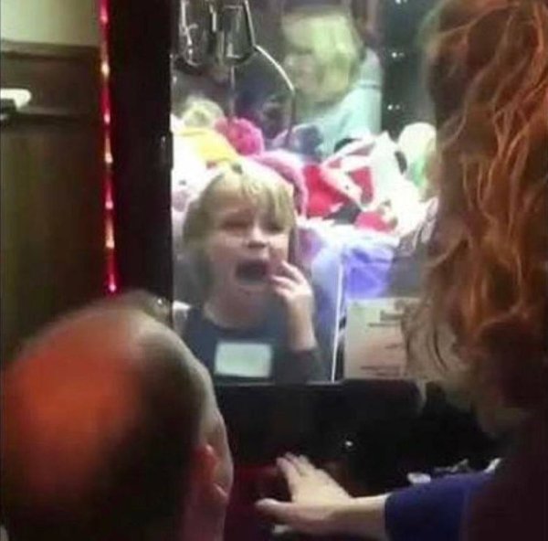 What Is Going On Here? (24 pics)