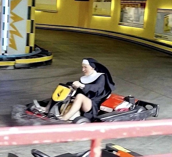 What Is Going On Here? (24 pics)