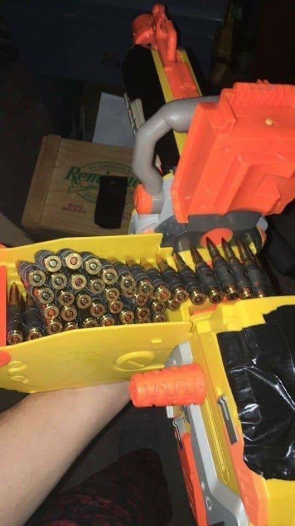 What Is Going On Here? (24 pics)