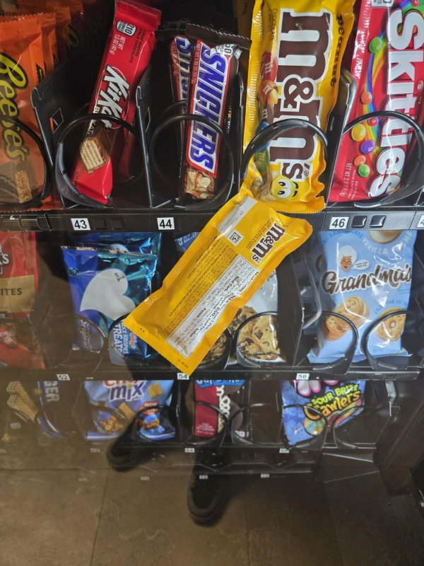 Bad Days Happen (23 pics)