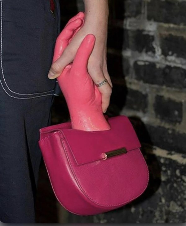 What Is Going On Here? (42 pics) What Is Going On Here? (42 pics)