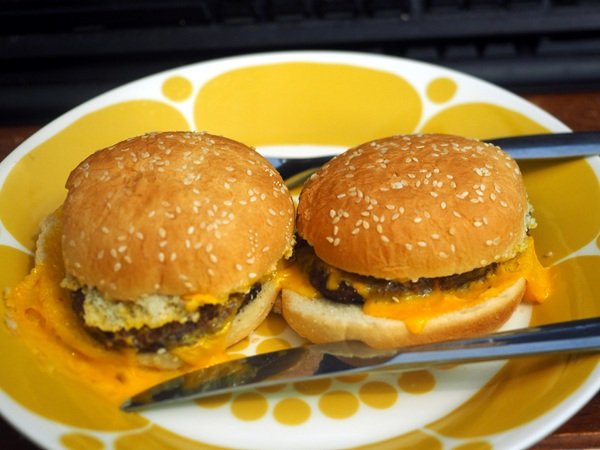 The Last Dinners Of Famous Criminals (11 pics)