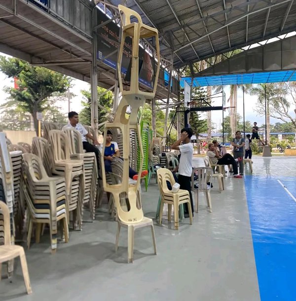 What Is Going On Here? (42 pics) What Is Going On Here? (42 pics)