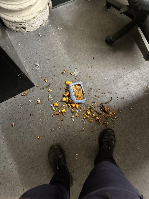 Bad Days Happen (23 pics)