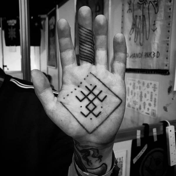 Unusual Tattoos (62 pics) Unusual Tattoos (62 pics)