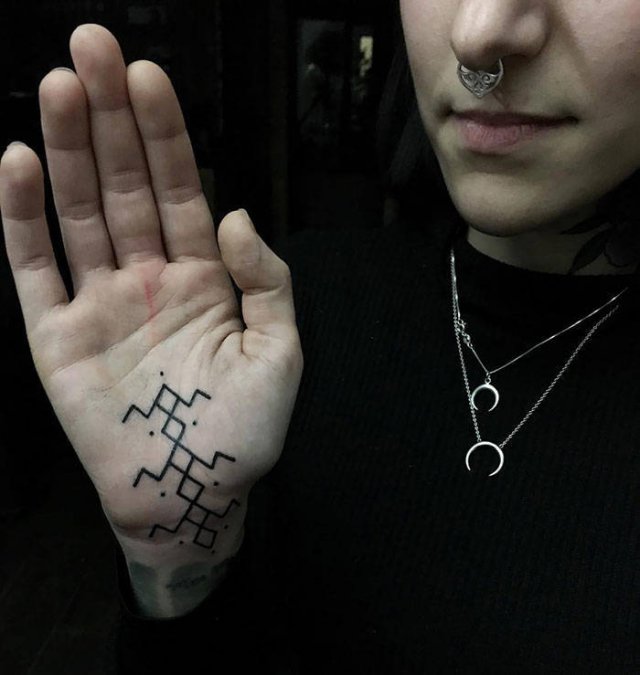 Unusual Tattoos (62 pics) Unusual Tattoos (62 pics)