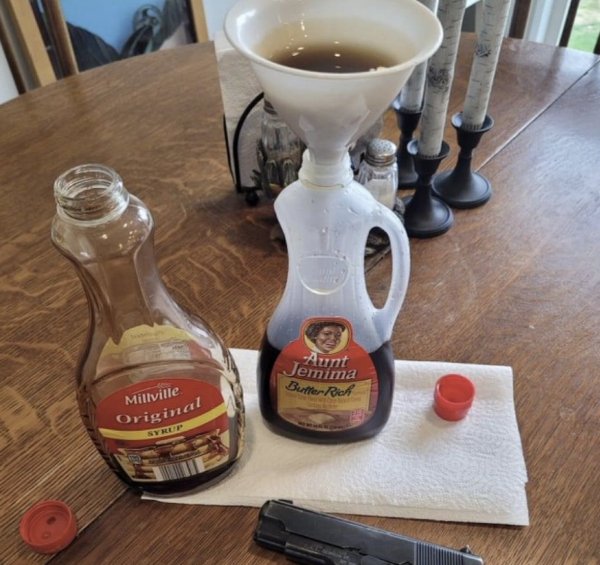 What Is Going On Here? (52 pics) What Is Going On Here? (52 pics)