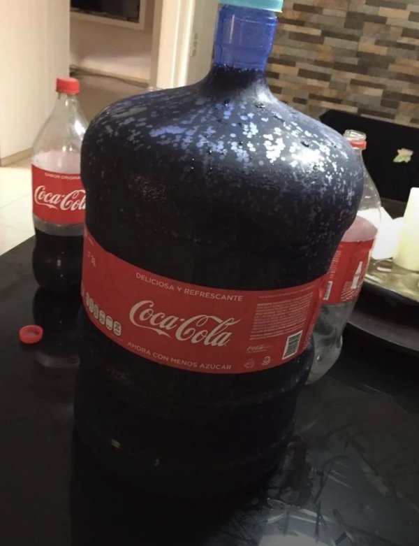 What Is Going On Here? (52 pics) What Is Going On Here? (52 pics)