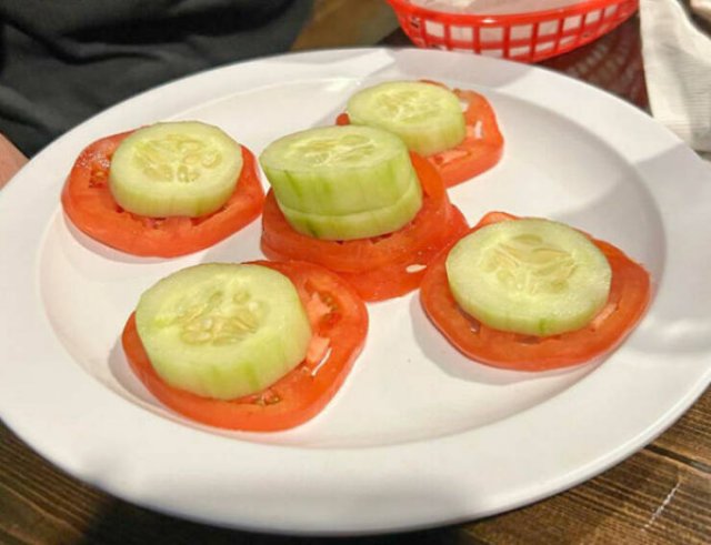 Restaurant Food Delivery Failures (25 pics)