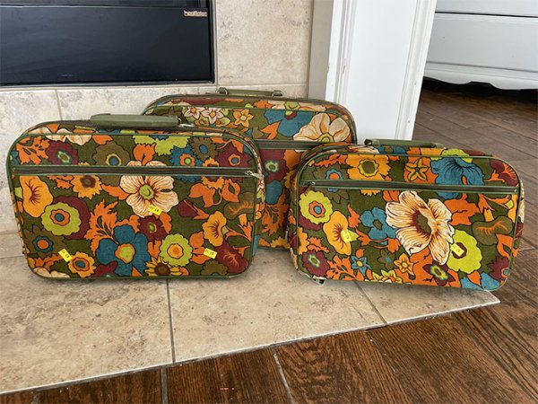 Weird Finds In Thrift Shops (25 pics)