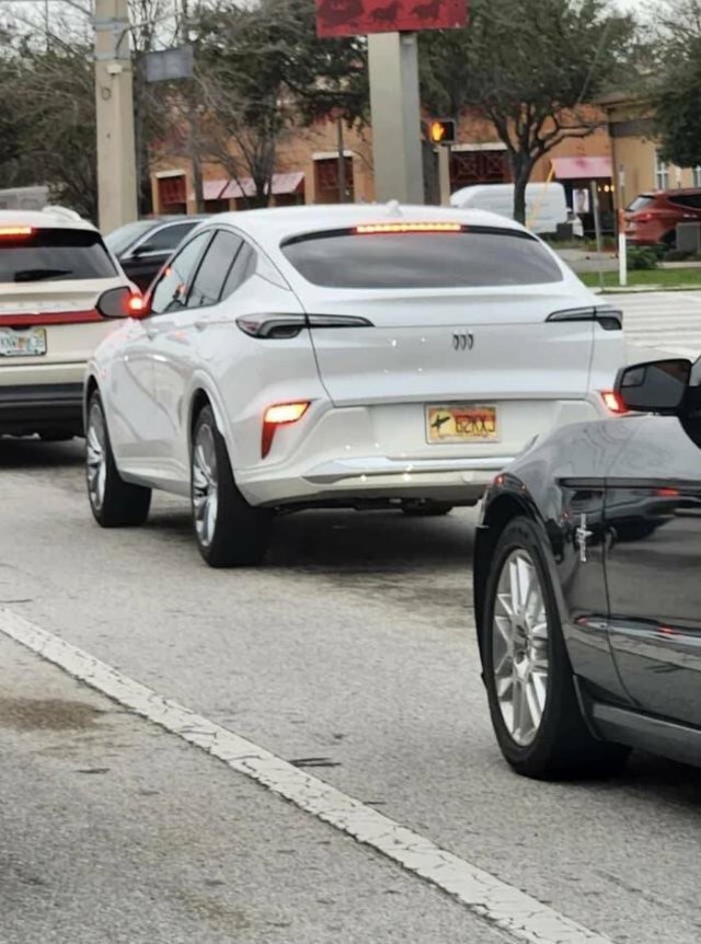 Failed Designs And Constructions (14 pics)