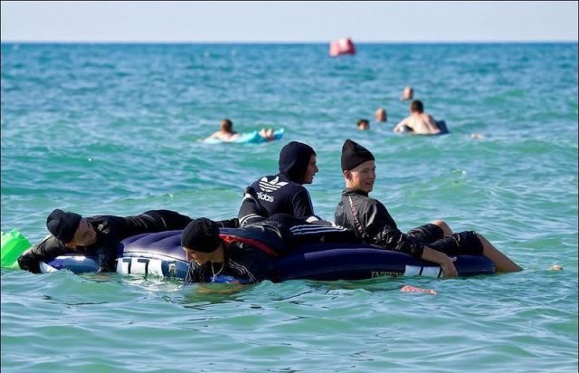 Strange People On The Beaches (29 pics) Strange People On The Beaches (29 pics)