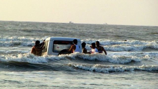 Strange People On The Beaches (29 pics) Strange People On The Beaches (29 pics)